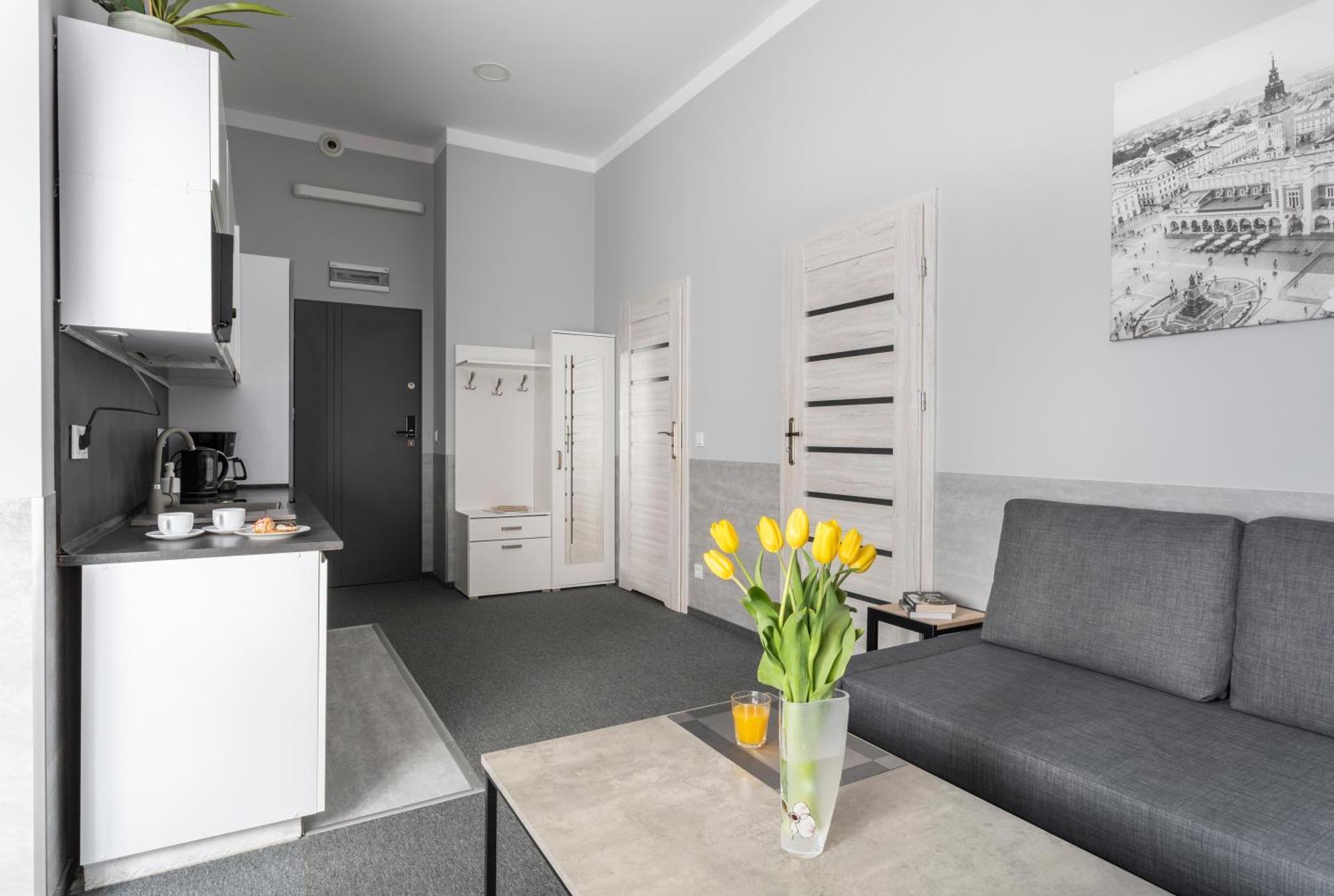 Primero Elegant Apartments Krakow Old Town ภายนอก รูปภาพ